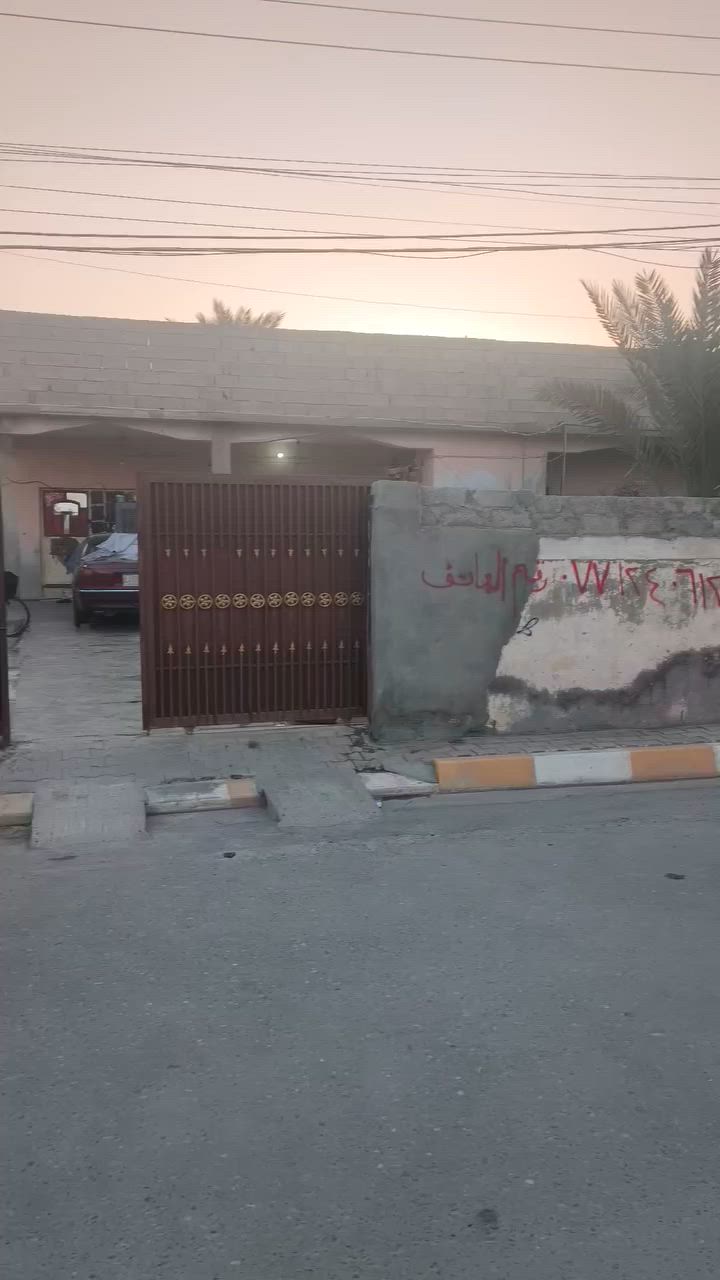 السعر 90مليون وبيه مجال بسيط
السلام عليكم
دار للبيع بيجي حي التأميم قريب على معمل الثلج 
المساحه 600م وجه 20م نزال 30م 
استقبال+هول+4غرف نوم+مطبخ+صحيات 
كراج واسع حديقه خارجيه
للاستفسار الاتصال
*********** اتصال+واتساب
*********** اتصال فقط
ليث الدليمي
