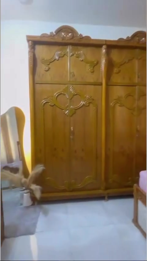 السلام عليكم
 عندي غرفه نوم تزگام جديدة ونظيفة جداً مستعمله اقل الشهرين
سعرها مليون وبيها مجال 
واتساب فقط ***********
