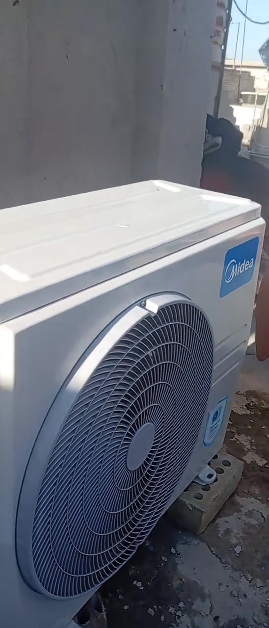 سلام عليكم شباب عندي سبلت طنين نضيف بس بي نواقص بصيطه ريمود ضايع وما بي غاز سعر ٣٠٠ وبي مجال بصيط مكاني بغداد جوادين شعله هاذ رقم ***********

