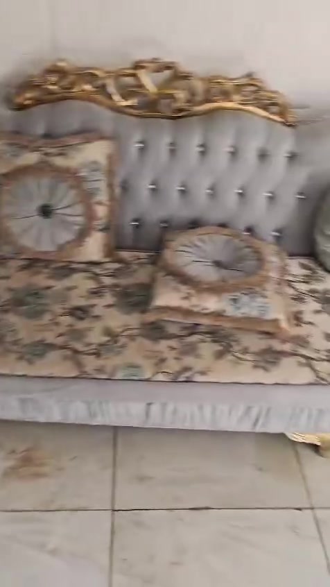 الموقع بابل الحمزة الغربي حي العسكري مجمع عباس برهي 

الاتصال على الرقم واتساب ***********
