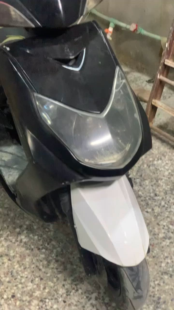 سكنس فحل ياباني كابريتر شغاله كهربائيات شغاله نكره سلف بكل وقت وابد ما تفشلك لا نضوح لا تبخير وين متريد تروح بيها  روح بس بيها صوت فيلسف بسيط هذا ونقصها كم شغله بيع ب ٢٦٥ او مراوس ويه هاتف مكان بغداد رقمي ***********
