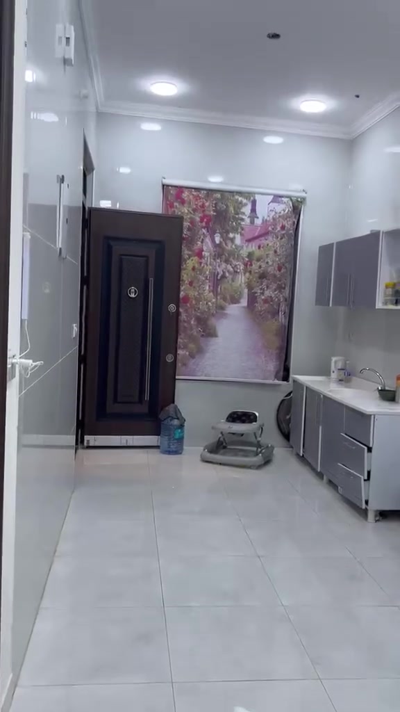 بيت للايجار الموحيه قرب صيدليه الجبل ع شارع تبليط
يحتوي علاء غرفتين نوم 
+ صاله+ مطبخ+ صحيات 
بناء حديث 
الايجار 550 وبي مجال 
***********
