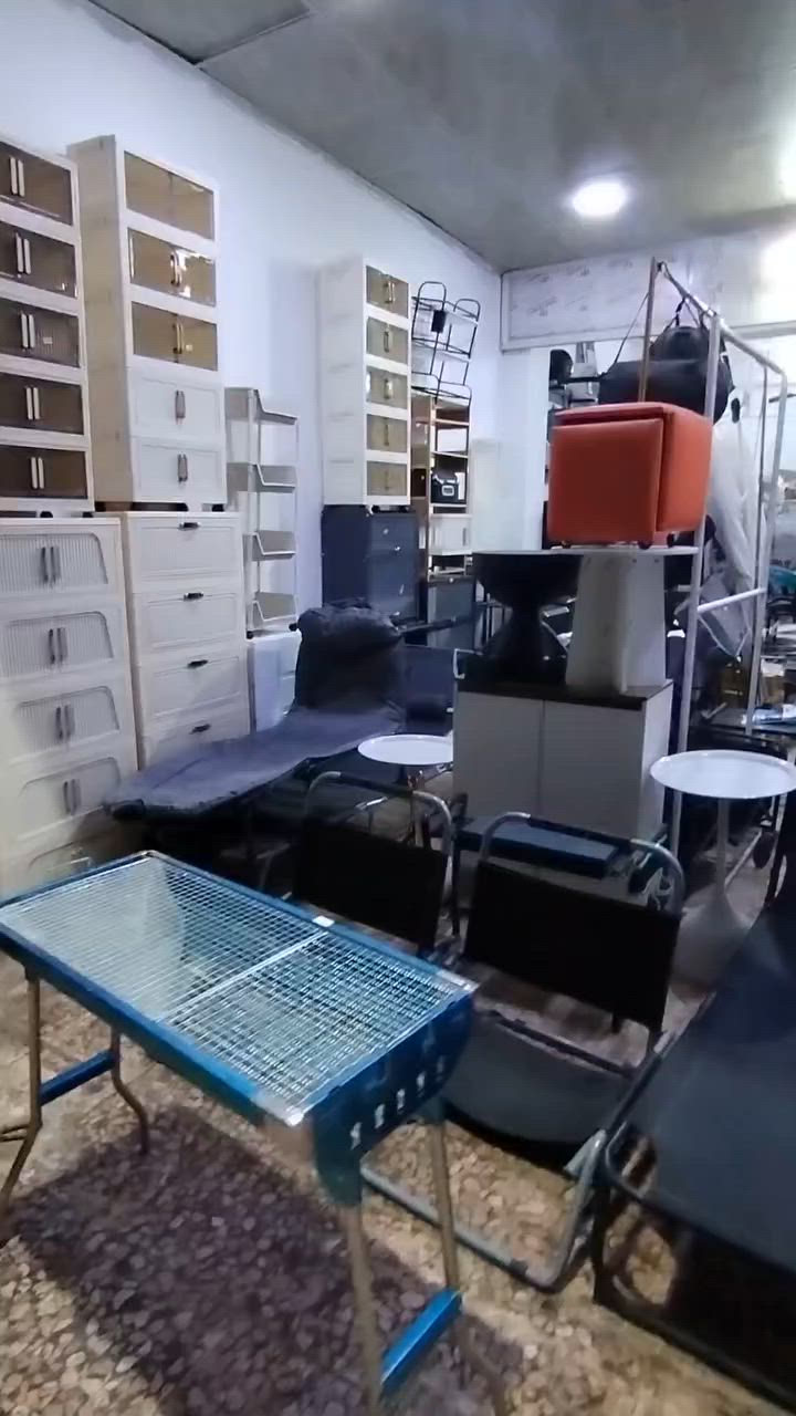 اكبر شلعه بتاريخ الامزون محل كامل ما يقارب ال ٢ طن مكاني موصل وهذا رقم تلفوني  ***********
