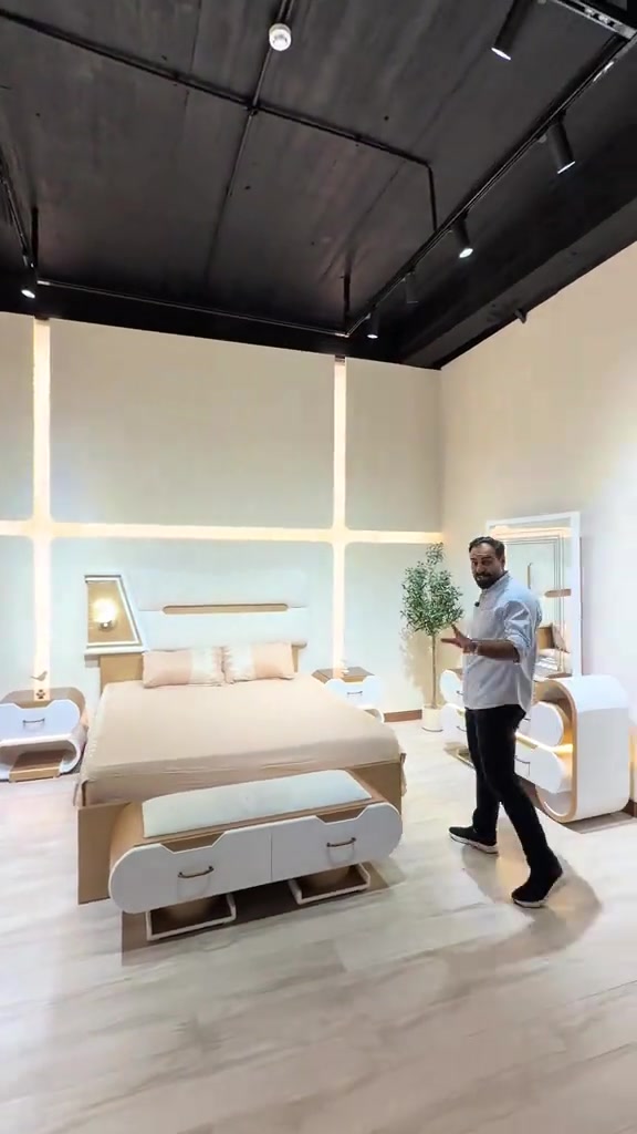 موديل آشور  صارت النجارة بالعراق بتصاميم المودرن نوع الخشب داخل وخارج خشب سنديان طبيعي كل الغرفة كل الغرفة داخل وخارج خشب سنديان  الحشو الداخلي خشب چام  الوجه مصبوغ لون شمباني وطعيم ابيض الداخل مصبوغ لون السنديان الطبيعي  السرير التحت خشب رگم لوح ٦ ارجل ثقيل  كلشي بهاي الغرفة قابل للتغيير قياسات وإضافات لأن الغرفة نجارة مو مستورد ارتفاع الكنتور 235سم عرض الكنتور 330سم مرايا قيافة باب قلاب تعليگ ملابس مباشر كل الغرفة لبدات اناره مخفية  طابورية جلوس امام الميز اكيد  شازلون وفاترينا دبل مجر  عمل ضمن وجلة الدرجة الفاخرة  شركة الأفراح للأثاث العراقي  البيع بالنقد وبالأقساط ‏ غرفة نوم- اطقم قنفات - مفروشات - اخشاب تصنيع الأثاث  ‏العنوان محافظة واسط قضاء العزيزية قرب كراج بغداد مقابل مقهى حوران ‏التوصيل والشد مجاني إلى جميع محافظات العراق ‏خدمة استبدال الغرف العراقية القديمة بغرفة جديدة مع الاتفاق على الفرق ‏ خدمات ما بعد البيع لمدة سنة مجانية  *********** *********** *********** *********** *********** *********** #اثاث  #غرف_نوم #مودرن #ديكورات_داخليه 
