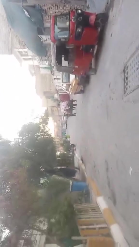 بيت للبيع بلديات ضباط خلف مدرسه زين  زراعي مكاتبه فقط مساحة 100متر طابقين تبليط كهرباء مي خير من الله الطابق الاول كامل والطابق الثاني نقص بياض وكاشي السعر 85 مليون الرقم ***********
