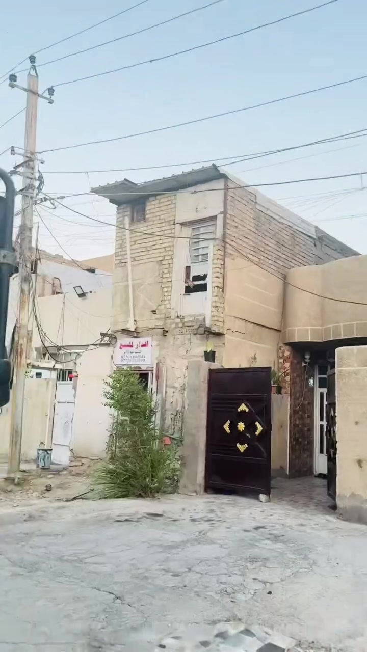 دار للبيع 50 متر تفليش  
***********
 على الشارع موقع مميز
