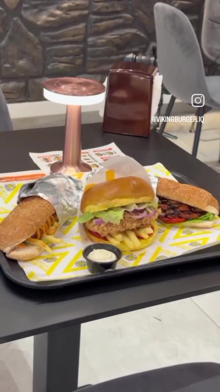 🍔🔥
وينك مختفي؟ صار وقت العشاء!
خلّي يومك يكمل بطعم ولا أطيب ويانه في فايكنك 😋
وجباتنا جاهزة، واللذّة مضمونة 👌
اطلب هسه وخلي العشاء علينا يصير غير 😍
📞 احجز طلبك الآن واستمتع بأجمل طعم!
***********
***********
