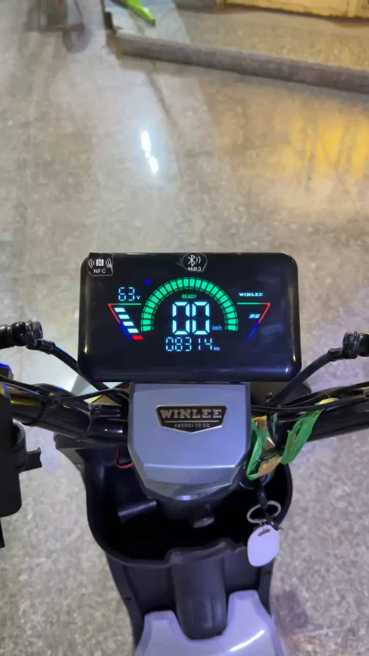سلام عليكم دراجه ار 9 للبيع دراجه نضيفه شوفت العين الشراري يراسلني واتساب *********** سعر 450 وبيه مجال قليل حك الجيه
