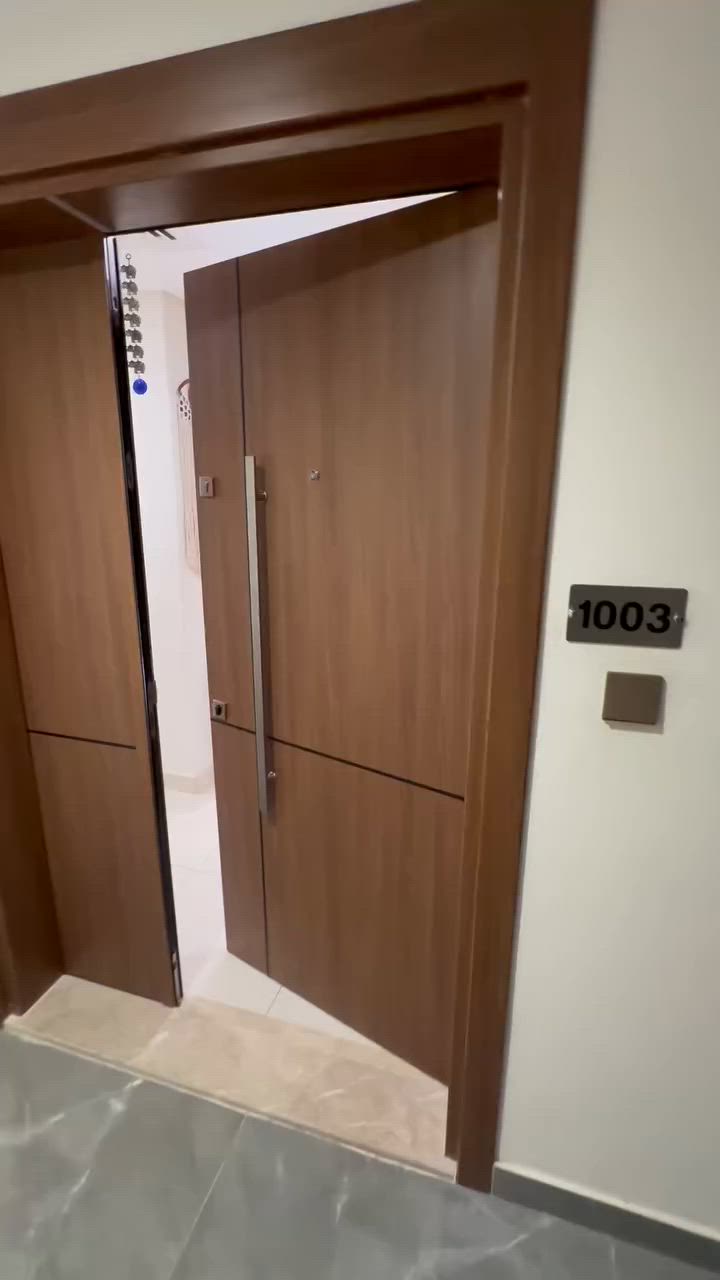 شقه للايجار بـمجمع البروج السكني
عماره الصروح A

مساحة 220 م 

طابق 10 تحتوي على 3 غرف نوم 

الشقه مؤثثه بالكامل جاهزة للسكن

واتساب ***********
