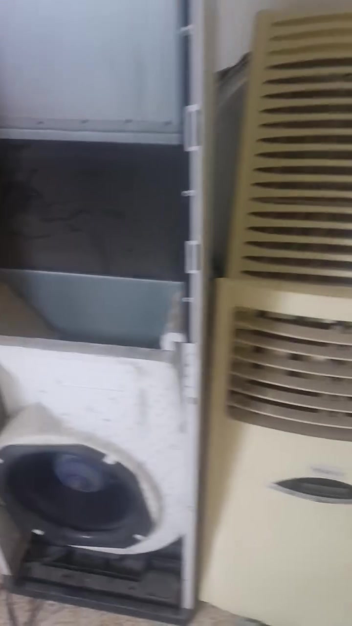 السلام عليكم للبيع هذوله السبالت عدد 2 فقط مراوح بيهم وهيكل والمراوح شغالين كما موضح في الفيديوات  مكاني موصل جانب الايسر السعر 80الف 
رقم الإتصال ***********

