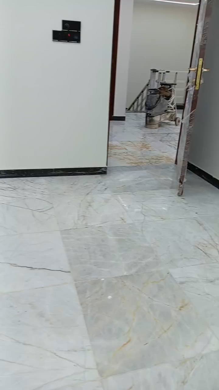 السلام عليكم تنظيف تلميع مرمر كاشي القديم والجديد الكرانيت والسيراميك الجداري مطابخ الصحيات كاف كافه ارضيات العنوان البصره هاتف *********** او مراسله على واتسا *********** ابومحمد
