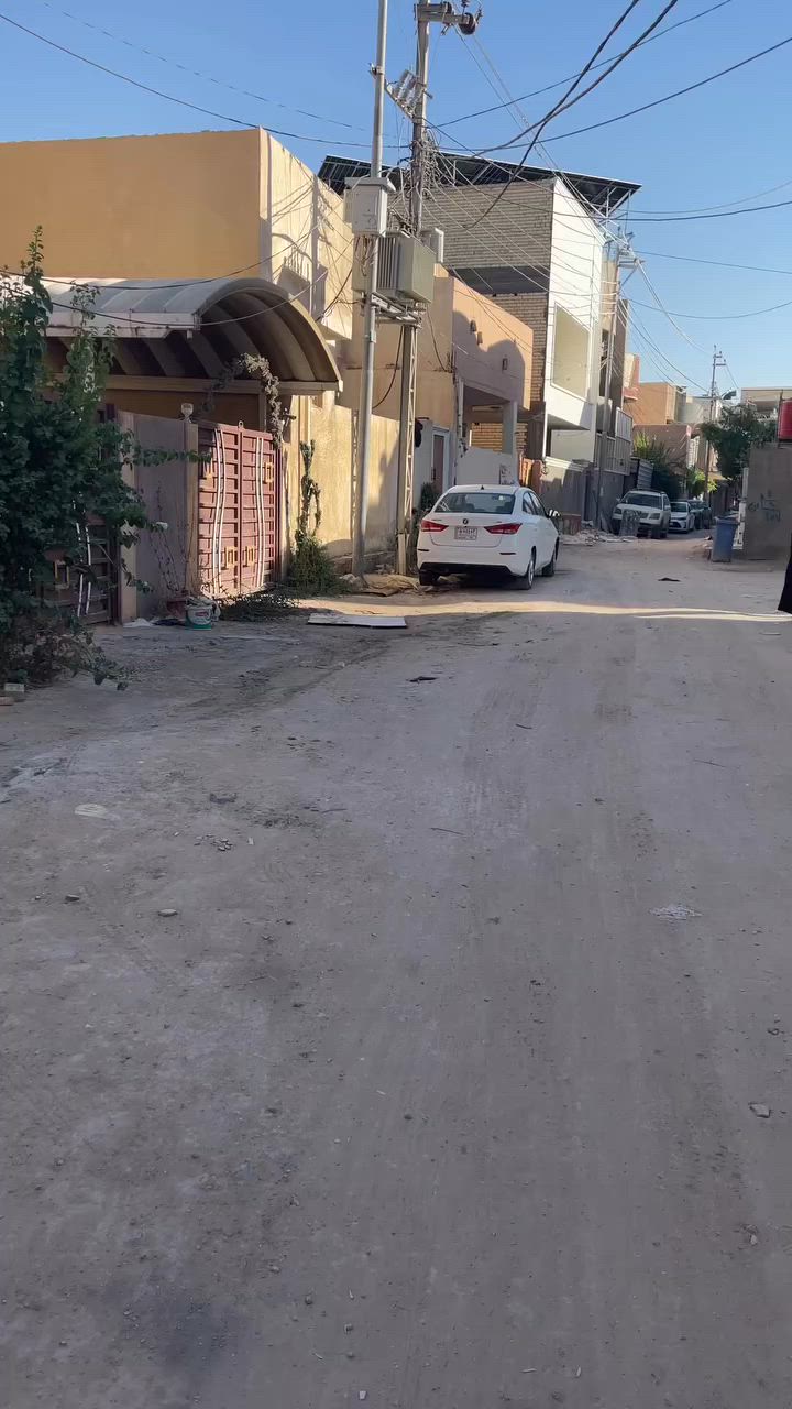للايجار بيت طابق ارضي مساحه 100 م الموقع المعملجي فرع شركه الاخوين خلف المحطه البيت يحتوي على طارمه وصاله ومطبخ وغرفه وصحيات ومنور  ايجاره 350 
اتصال او واتساب ***********

