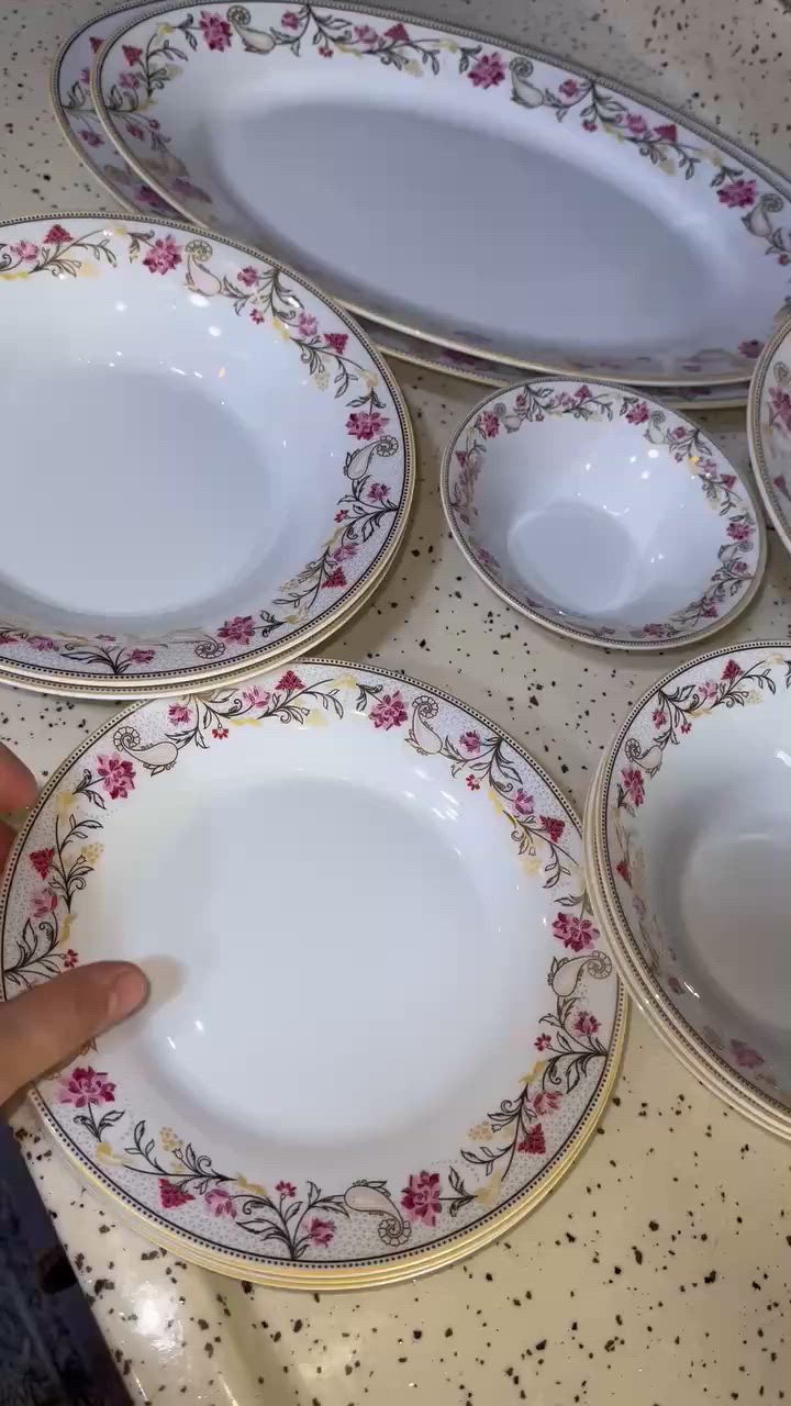 شەش قاپی برنج
شەش قاپی میوە
شەش قاپی مریشک و قەیسی
٥ قاپی شلە
٥ قاپی زەڵاتە
٢ بەلەم گەورەو بچووک
یەک کاسەله سليماني


**إذا كنت صاحب هذا الإعلان وتريد حذفه لأي سبب، رجاءا أرسل رسالة إلى الدعم الفني**