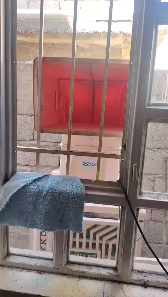 كونفيرا للبيع حجم كبير شغاله فول استعمال ٣ أشهر فقط السعر ٢٥٠ وبيها مجال
***********
