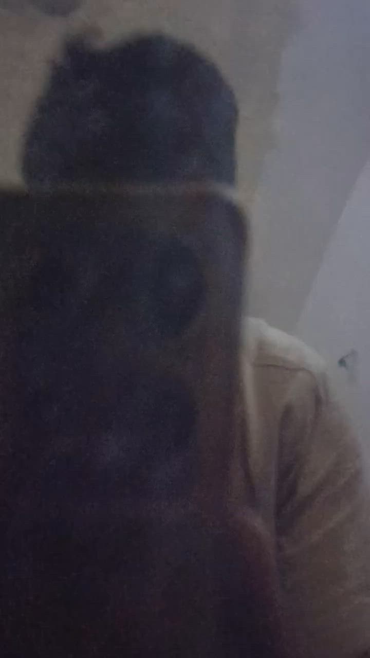 سلام عليكم عندي دراجه لبيع ساسوكي ياباني اصلي مال رمبه محتاجين ونريد نبيعه ودراجه ماماشيه عله وضع الشركه مضمومه واوراقه كامله اشتريته بتاريخ 2025/6/15.   رقم الهاتف:***********.      العنوان :بغداد جسر دياله
