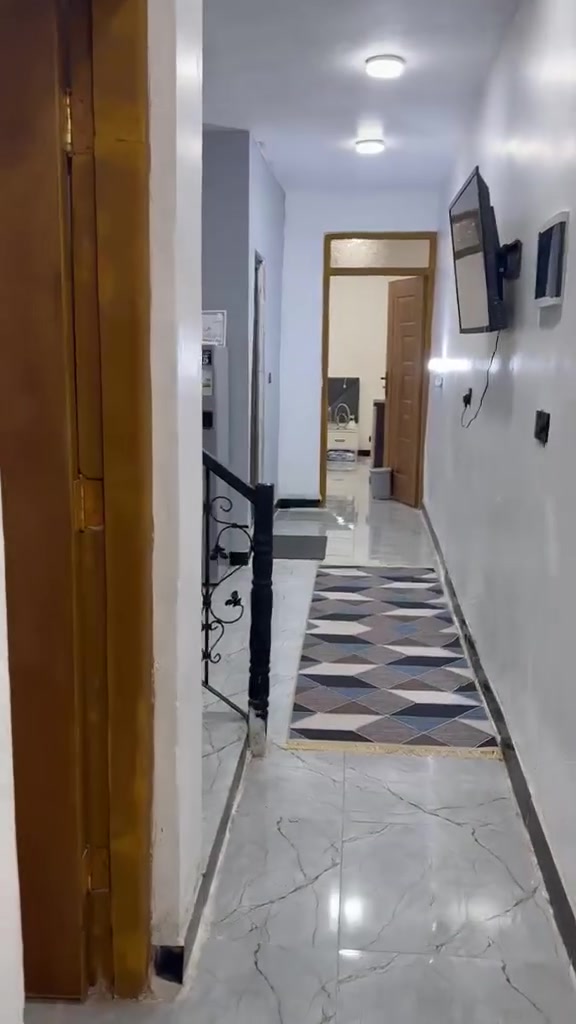 السلام عليكم بيت ١٠٠ متر واجها ٥ ونزال ٢٠ بغداد الشعب حي عدن شارع ابو ماهر زراعي السعر ١٢٣ مليون  البيت طابق واحد يحتو على غرفة واستقبال ***********
