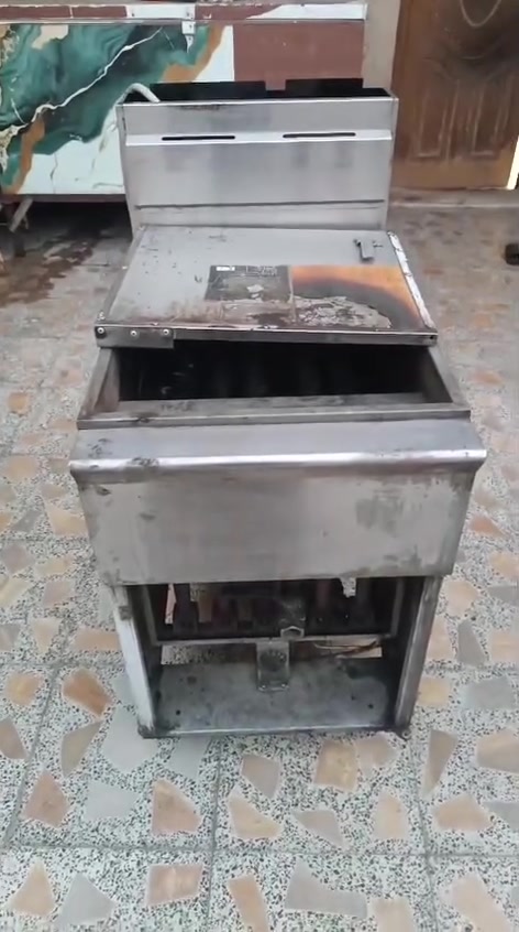 مشوايه كرسبي كله استيل نضيفه جدا مشوايه دجاج كامله  اسعار مناسبة شراي يجي خاص  او مراسلة عل وات ساب  ***********

