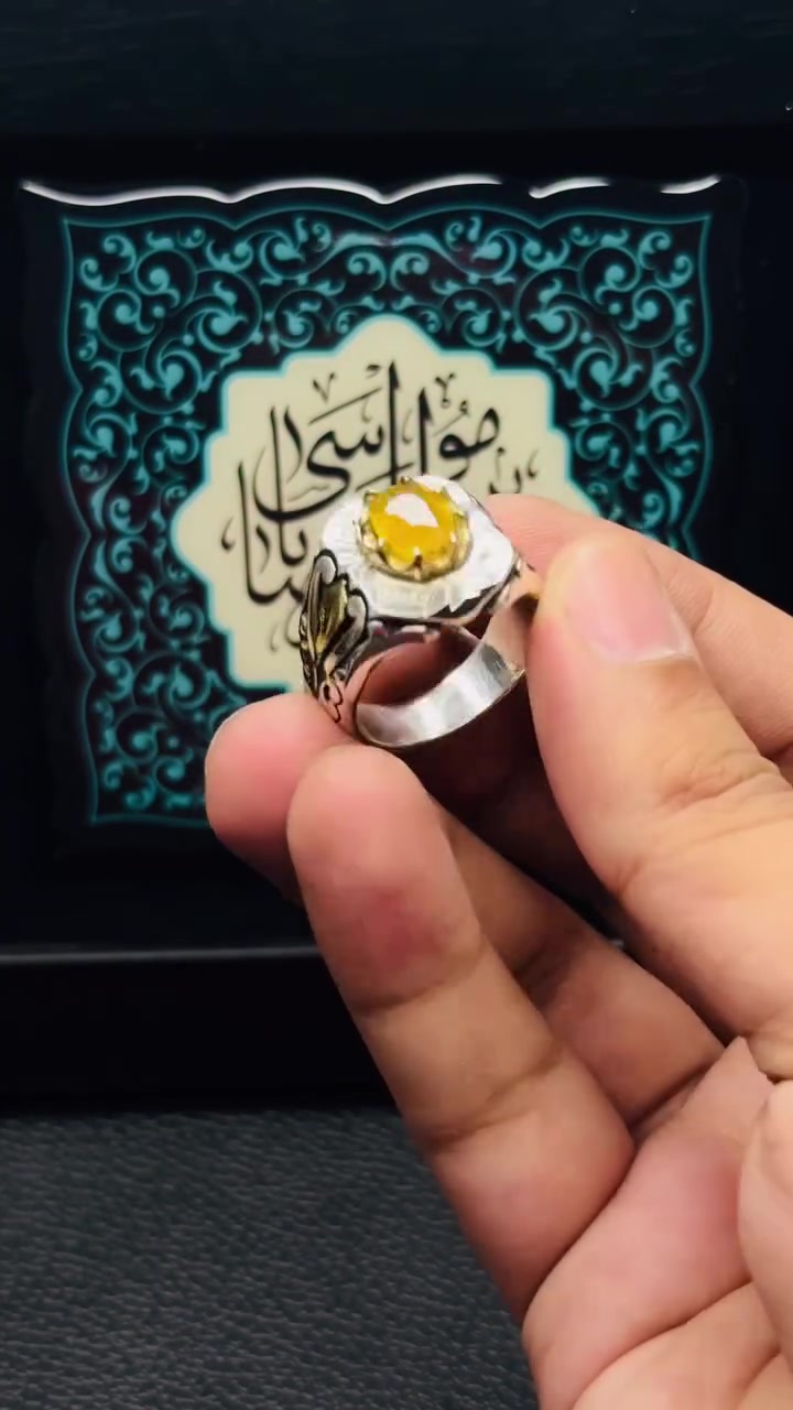 خاتم ياقوت افريقي اصفر احجار كريمة مجوهرات  💎

تطعيم ماس بلجيكي حقيقي 💠
 
✅ صياغة يدوية ثقيلة عيار 925 👌

✅ من الدرجة الاولى 👌

✅ السعر خاص 💵

✅ البيع بالضمان 👌🏻

✅ عنوان البيج : بغداد 📍

✅ رقم الهاتف : *********** 📱

✅ التوصيل متوفر لجميع محافضات العراق 🚚

✅ للمزيد من الموديلات زوروا صفحتنا المتواضعة :
