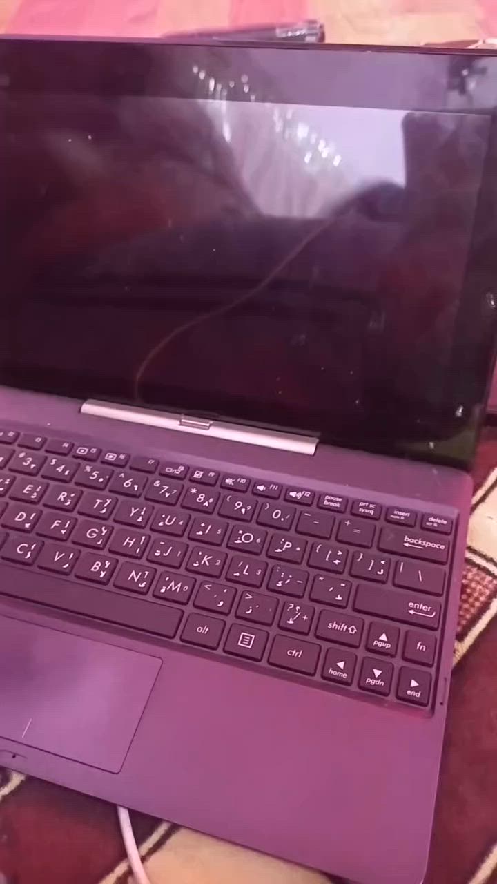 حاسبه  وتنفصل اصير ايباد  نضيفه السعر ميه  وبيه مجال  ***********
