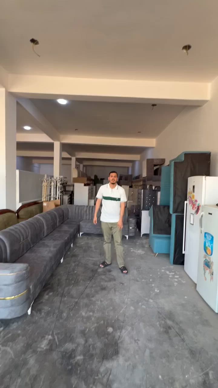 لو تلحك لو ماتلحك الكمية محدوده 
في كلا الفرعين ب 335 الف الله يديمك يارخص 
***********
***********
