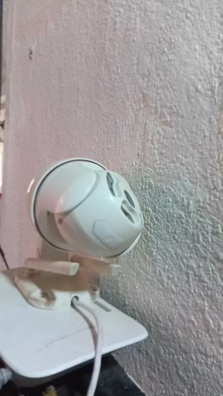 في بابل غراض للبيع كامره دواره صوت وصوره شغاله بحاله جيده وعندي فقط كاميرات اثنين مكينه لحام متعدده تلحم فافون وحديد بحاله جيده وجهاز نت واي فاي عل خط يشتغل بحاله جيد ومضخم صوت كل اجهزه شغاله ونضيفه وتساب *********** أو خاص متوفر وقفص نضيف عل فحص

