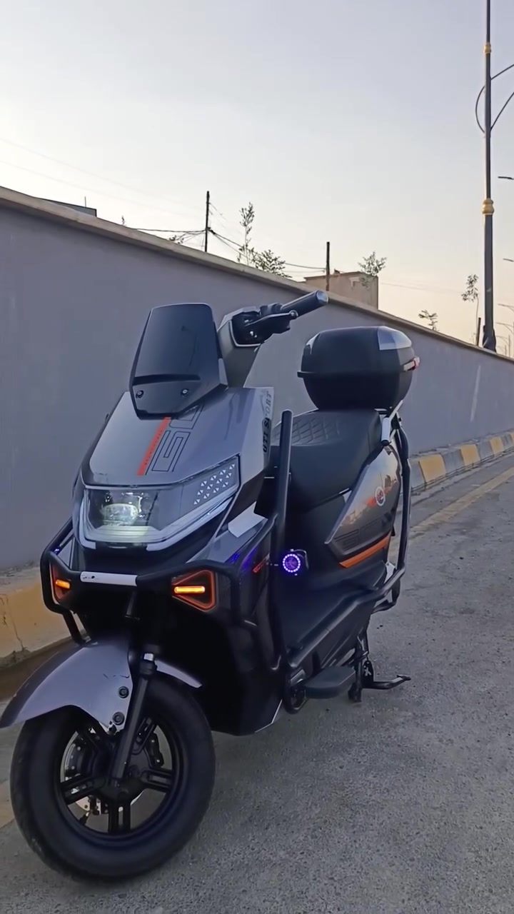 دراجه شحن للبيع 

نضافه ١٠٠%✅
المواصفات 
بطاريات 6مسطره 
ملف 3000
3 نمر 
لايتات عالي /ناصي 
اشاره يمين /يسار 
دبل اشاره 
سرعه حقيقة 80
الدراجه مستخدمه شهر 1فقط 

دبل سويج +بصمه +كرت تشغيل (NFC)
السعر مليون وبي مجال 
للاستفسار ***********
