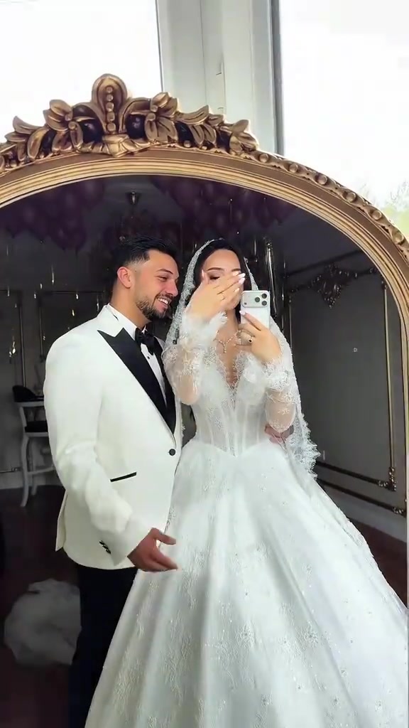 دار إيلا لتاأجير بدلات الزفاف والمهر والحنه 🤎👰 عنونا بغداد م آلصدر الكياره قطاع 69استفسار اكثر واتساب *********** #خطوبة_زواج🤵💍👰 #أضيفي_لجمالك_لمسه_فن_معنا💫✨ 
