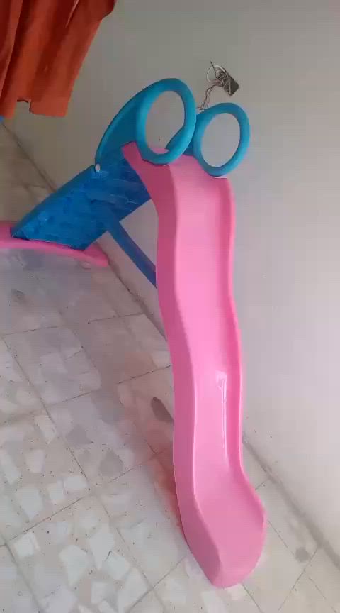 مزليكة جديدة استخدام اسبوع واحد فقط سعرها ٣٠ وبيها مجال للتواصل واتساب *********** مكاني مدينة الصدر
