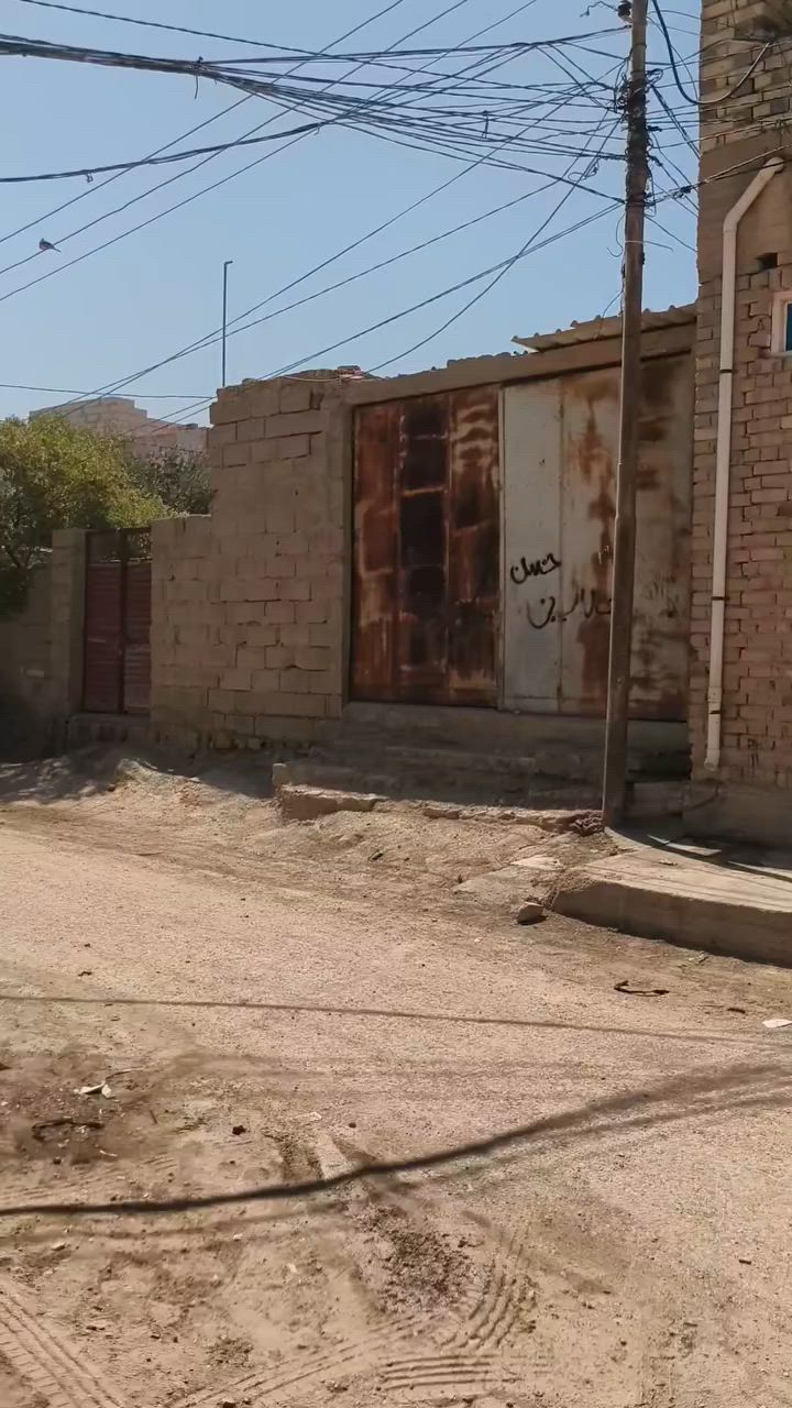 يا دار للبيع  المساحة الكلية 300م ابيعك قطعه قديم قديم البناء الدار على ساحه خلف شارع مهيب قريب جدا موقعه جداً ممتاز طبعاً العنوان النجف الأشرف الحيدريه خان النص👍👍👍 حي الزهراء للاستفسار👍 والاتصال👍👍 على👍👍 الرقم👍👍, ***********//مكتب سيد سالم الميالي //وسيد صادق العوادي//السعر المطلوب 72وبيه مجال قليل
