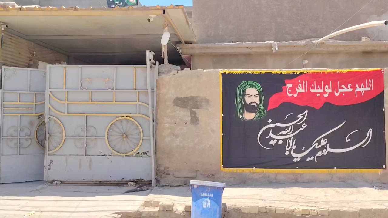 سلام عليكم بيت للبيع 200 متر شارع المواكب بل الفين يحتوي علا وستقبال ومطبخ 3 غرف نوم وصاله وصحيات ***********
