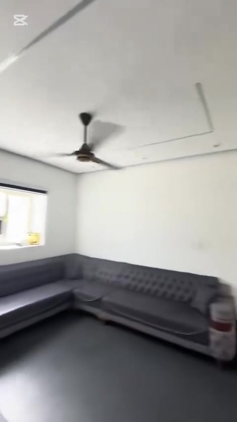 بيت للبيع طابق واحد عكادة نظيف مساحة ٧٥ متر واجهة ٥متر نزال ١٥ متر يحتوي البيت على صالة + هول مع مطبخ + غرفة نوم + منور + خدمات صحية +  بيتونة + صطحين كاشي البيت في منطقة الوشاش شارع عريض أي استفسار. تلفون ***********وتساب ***********وتساب ***********او مراجعة مكتب الخبير للعقار ومن للة التوفيق
