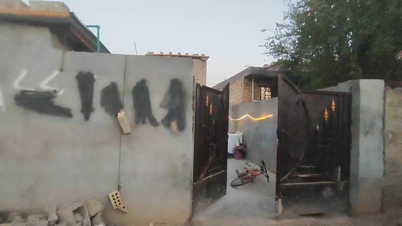 العنوان قرب صيطرة النهروان شارع الملعب ب8 فرع عل اليمنه
البناء طابوق السقف صب 

خدمات كامله مجاري مي كهرباء 

السعر 30 

***********

