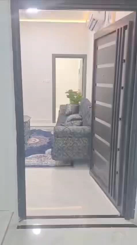 للإيجار
شقه موثثه طابق ثاني في الجنينه تحتوي على غرفه نوم وصاله ومطبخ وصحيات سعر إيجاره 800 الف يشمل ماي والكهرباء 
سعره ***********
