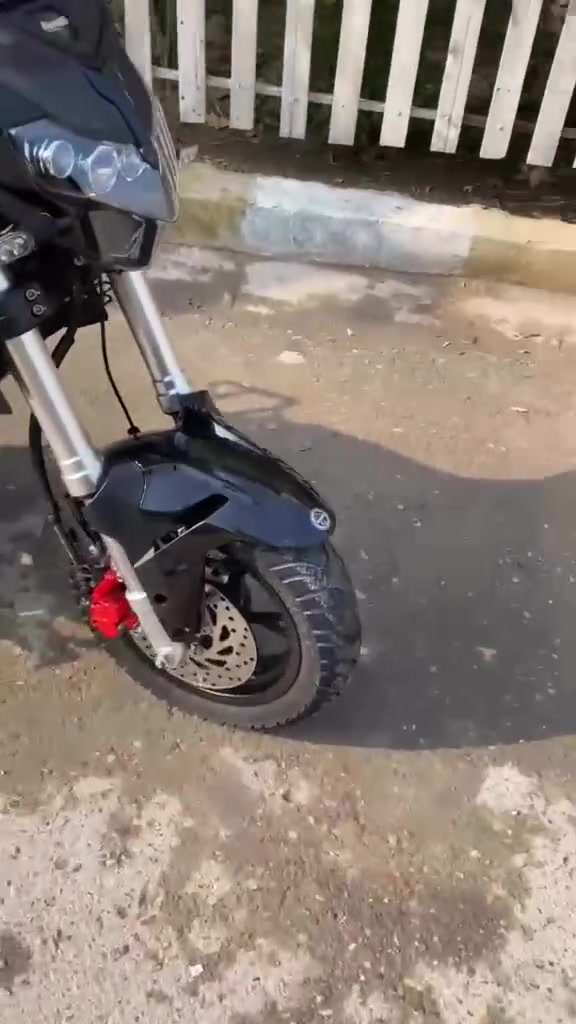 السلام عليكم
دراجة بنلي ايطالي 🇮🇹 135cc
موديل 2025و الدراجه نظيفه ومكفوله
للاستفسار ***********
السعر مليونين و500وبيه مجال
العوان 📍 بغداد الزعفرانيه ماموجود في ‏Facebook ￼
