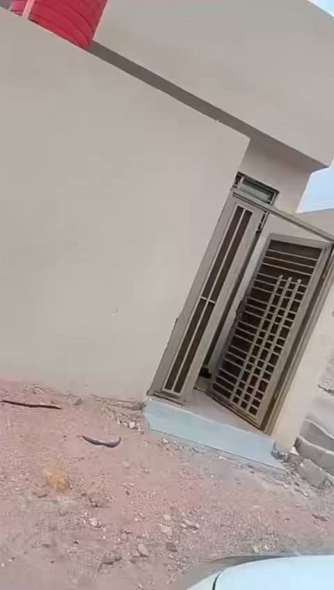 للايجار
بيت حديث في حي النرجس خلف حي بغداد مساحه 100م غير مسكون يحتوي على غرفه استقبال مطبخ صحيات سطح السعر 400 قفل
***********
