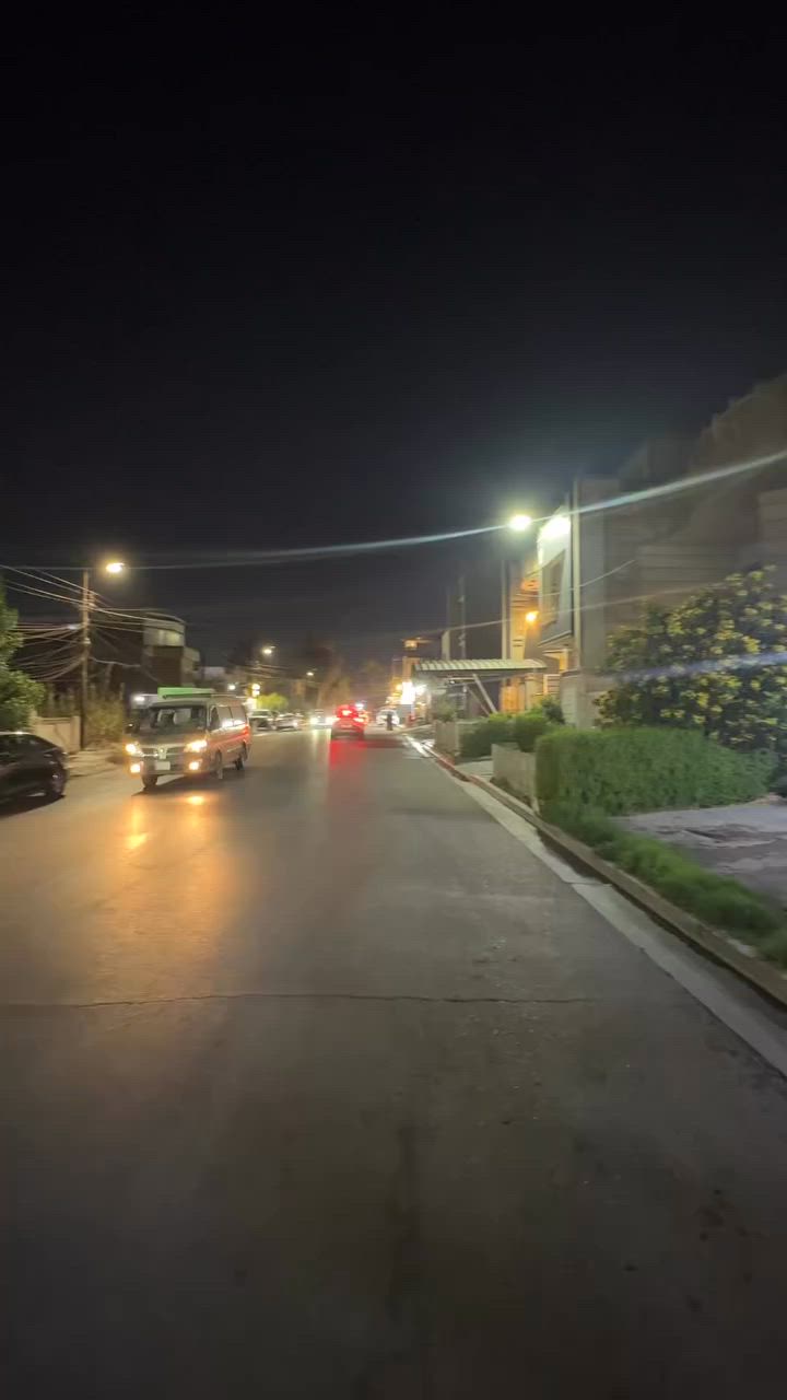 ✨ للإيجار – دار تجاري فخم وموقع استراتيجي ✨🏢
📍 الموقع: حي الجامعة – شارع المركز
قرب معجنات ذهب 

📐 المساحة: 250 متر مربع

🌆 مطل على شارعين وواجهتين زنجيل

🔸 المواصفات:
• طابقين بتصميم عصري
• 4 غرف واسعة
• 3 حمامات
• صالة ضيوف كبيرة
• هول حولي كبير في الطابق الأرضي
• هول حولي كبير في الطابق الثاني
• 3 كراجات سيارات
• واجهة أنيقة وموقع حيوي مناسب لمختلف الأنشطة التجارية

💼 ملائم جدًا لـ:
مكاتب الشركات – العيادات – المراكز التدريبية – المشاريع التجارية المختلفة

📞 للاستفسار والتواصل:
علماً أن التواصل حصراً مع صاحب العقار على الرقم: [***********]
