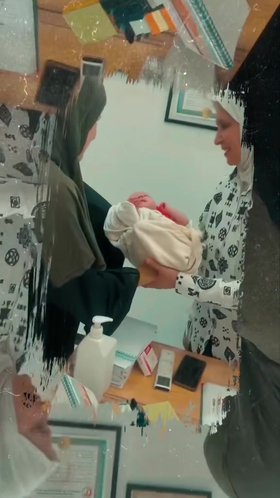 ما شاء الله تبارك الرحمن 💜
*ألف مبروك المولودة الجميلة رحمة*
*وسلامة الأم الغالية* 🌸

ربنا يتمم فرحتكم على خير

جهزت لك صيغة حلوة تقدر تنشرها للعيادة 👇

---
*بفضل الله ثم بجهود دكتورتنا القديرة د. خولة علي مجيد*
نعلن ولادة الطفلة الجميلة *رحمة* ✨
وسلامة الأم بعد متابعة دقيقة طوال فترة الحمل

رغم معاناة الأم من *مشاكل ضغط الحمل والتهابات المرارة* إلا أن المتابعة المستمرة أكملت للشهر التاسع وتمت الولادة بسلام بفضل الله

*عيادة د. خولة علي مجيد*
- نسائية، جراحة وتوليد
- علاج العقم وتأخر الحمل🤰🤰
- التجميل النسائي الداخلي
- عمليات قيصرية في مستشفى الجراح الأهلي مع ضمان صحي🆗

*العنوان*: بغداد - التراث، قرب سوق التراث
*للحجز والاستفسار*: ***********📞📞
نستقبلكم بكل محبة واهتمام🌹🌹🌹
