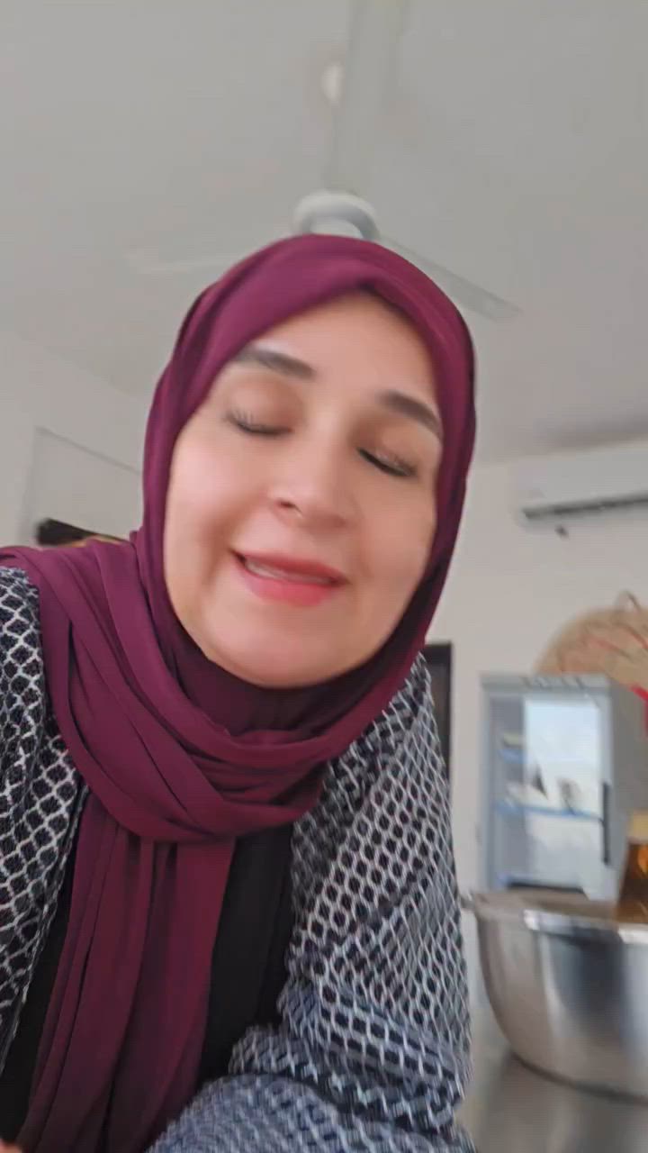 جاهزين  تاكلون الهريسة بدون  حبية ولازيوت مهدرجة  ولاسكر  لعد شنو بيها راح يأكل منها مريض السكر والضغط وحساسية الحنطة ومرضى السرطان والقلب وهشاشة العظام والمفاصل وبدون حرمان وبدون تأنيب الضمير  كل التفاصيل موجودة يم أخصائية التغذية العلاجية والغذاء الصحي الشيف وداد فرمان بمطعم إسلوب حياة صحية للتواصل والطلب والحجز المسبق عل الواتساب تنوريني ***********# بغداد الكرادة العرصات  انتظر اتصالكم لأن أحبكم هوايه وأخاف على صحتكم وصحة أطفالكم

