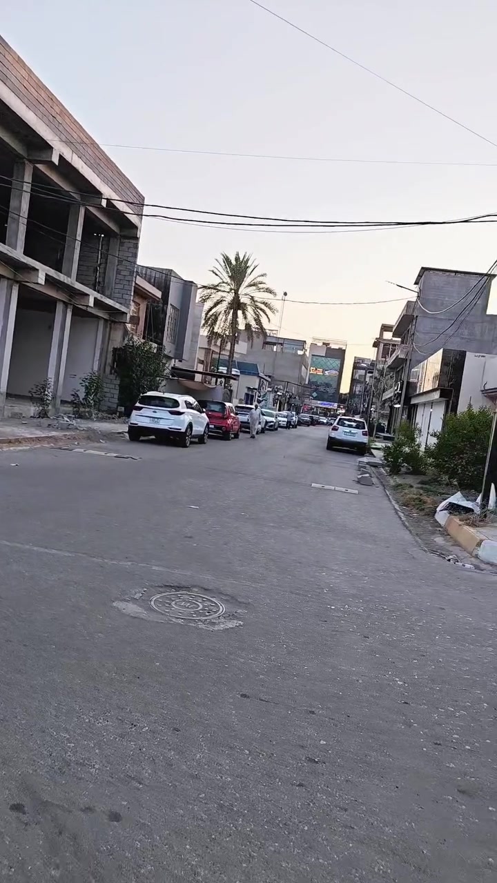 قطعة ارض 210 متر 
✅الواجهة / 7متر 
✅العمق / 30متر 
✅الموقع /كما موضح بالفديو 
________________________
عنوان مكتبنا شارع الطابو، مدخل مرطبات فراوله مقابل  صيدلية البيان  
***********
