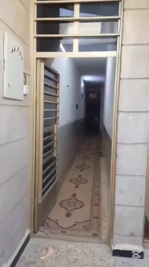 السلام عليكم 
بيت للبيع 100 متر طابق واحد كامل مالي نقص 
بلديات ضباط الثانيه زراعي 
للاتصال   ***********
