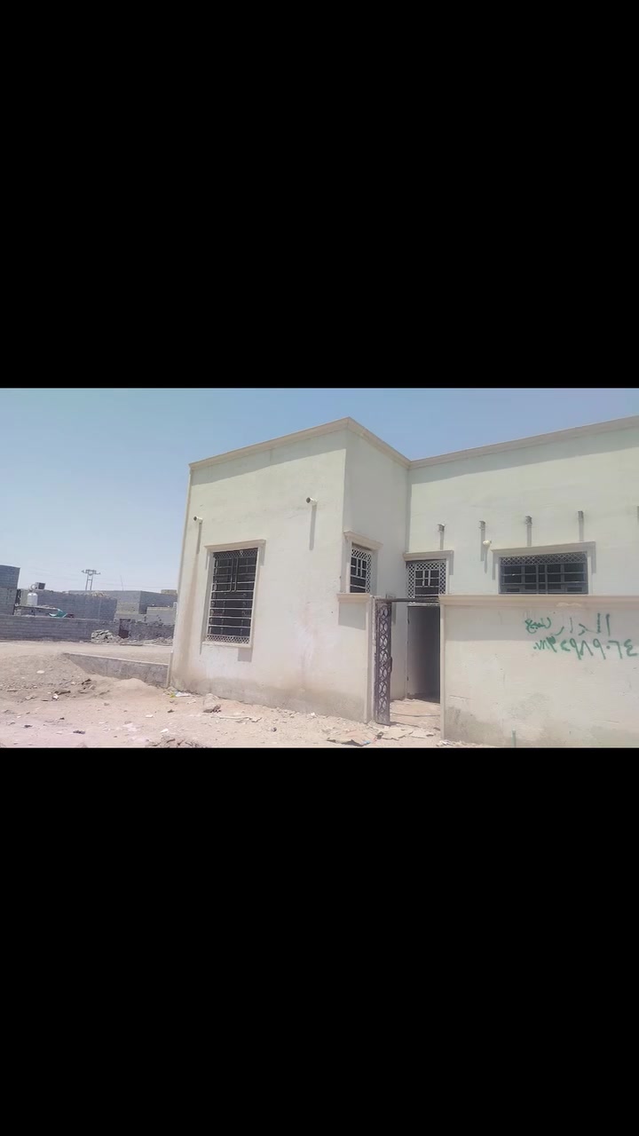 بيت للبيع دور سيد حمزه قريب عالشارع الرئيسي ركن على شارعين مساحته 150 متر بيت حلو مرتبالاستفسار ***********
