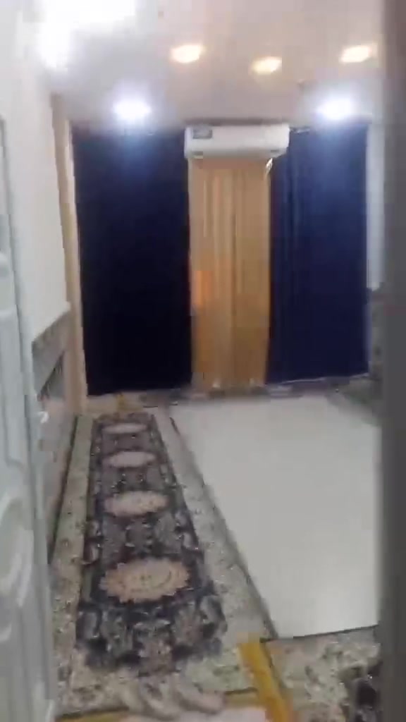 @السلام عليكم بيت في منطقة حي الربيع المساحة 157 م ثاني بيت عن الركن مقابيلة ساحة متنزه مو داخل الفرع للعلم البيت محجوز للاسكان حسب الاتفاق.تريد اني اسدد او المشتري يسدد تليفون ***********.  ***********
