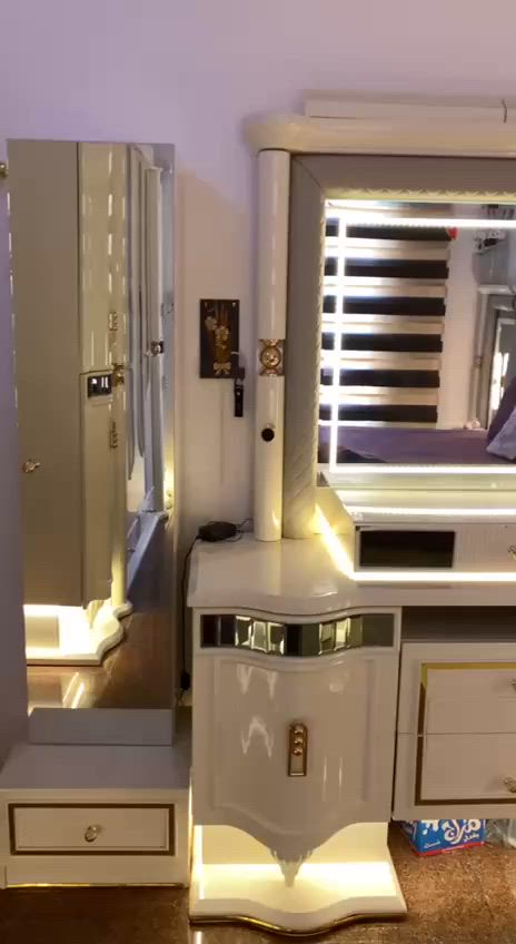 غرفه تركيا ملكيه استعمال قليل سبب البيع صغر المكان السعر /مليون وربع' ***********
