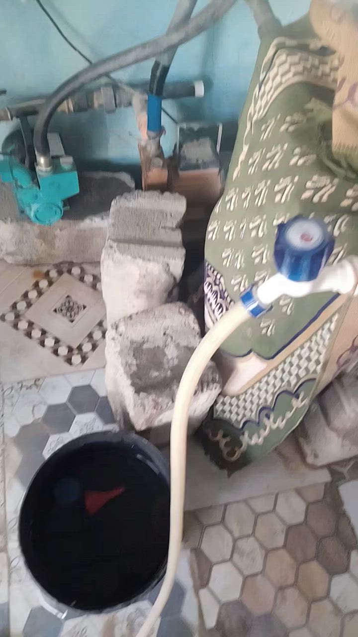 مستعجل على بيعته ***********
