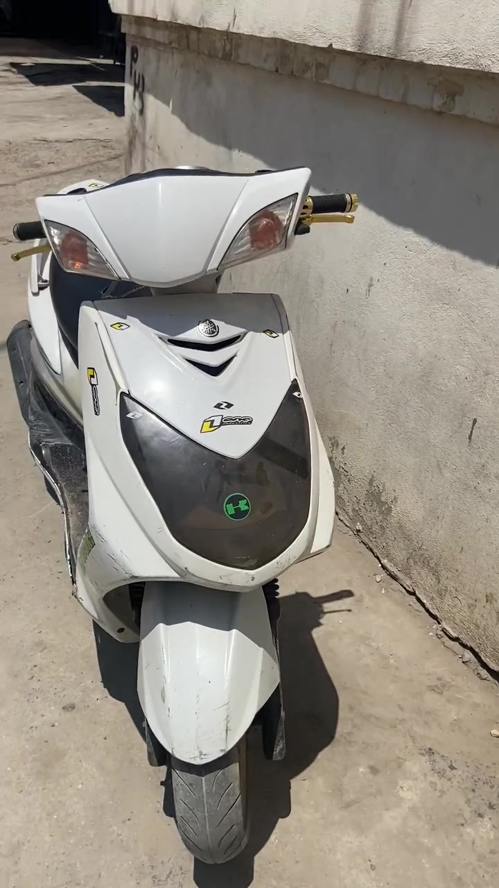 سلام عليكم سكنس فحل للبيع دراجه خير من يم الله ما ناقصها أي شي نكرا بكل وقت لا تنقيص ولا تبخير.. السعر ٥٥٠ بيها مجال الرقم *********** مابي وتساب بس ع رصيد ++ اوراقها موجوده وكمرك مدفوع
