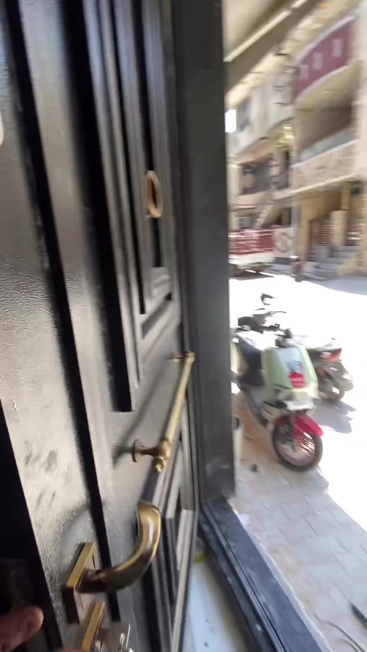 *********** 
​🔥 معمل علي الأعظمي للحدادة: قوة الفولاذ.. ودقة الحرفية ​نحن متخصصون في تحويل الحديد إلى قطع فنية وعملية لخدمة منشآتكم ومشاريعكم. معملنا هو وجهتك الأولى لتصنيع الهياكل الحديدية التي تضمن الأمان والجمالية في آن واحد. ​منتجاتنا الرئيسية: ​الأبواب والشبابيك الحديدية: بتصاميم عصرية وكلاسيكية. ​الأبواب القاصة (الخزنية/الأمنية): مصممة بأعلى معايير الأمان والحماية. ​الدرابزينات والمحجرات (للشرفات والسلالم): بتفاصيل فنية تزيد من جمال المكان. ​القمريات الفنية والزخارف المعدنية. ​ضمان الجودة والمتانة والتشطيب ​1. جودة الحديد (المتانة والقوة): ​نعتمد على أجود خامات الحديد والفولاذ الثقيل والمُعالج (سماكات محددة) التي تضمن قوة هيكلية لا تُضاهى. كل قطعة لدينا مصممة لتحمل أقصى درجات الضغط، ومقاومة الاعوجاج أو التآكل مع مرور الزمن. نحن لا نصنع منتجات، بل نصنع عمرًا افتراضياً طويلاً لمنشآتكم. ​2. نوع الصبغ (حماية وجمالية): ​لحماية استثمارك وتوفير مظهر يدوم، نستخدم نظام الطلاء الصناعي الممتاز (مثل دهانات البودرة الحرارية أو الإيبوكسي). هذا النوع من الصبغ ليس مجرد لون، بل هو درع حماية يلتصق بالحديد بقوة: ​مقاومة للصدأ والتآكل: حتى في أصعب الظروف المناخية والرطوبة العالية. ​ثبات اللون: يضمن بقاء اللون لامعاً وزاهياً لسنوات طويلة دون تقشر أو بهتان. ​3. الحرفية والدقة: ​يتم تنفيذ جميع أعمالنا تحت إشراف مباشر، مع التزام صارم بالقياسات الهندسية الدقيقة وجودة اللحام المتقن، لضمان أن كل باب أو درابزين يركب في مكانه بسلاسة ويوفر أفضل أداء وأمان. ​اختر معمل علي الأعظمي... لأن الأمان والجودة تبدأ من أساس متين.
