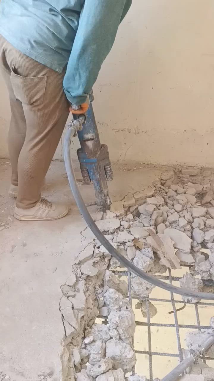 السلام عليكم كمبريسر  تفليش الدور و جميع الصبات الكونكريت للاستفسار ***********
***********
