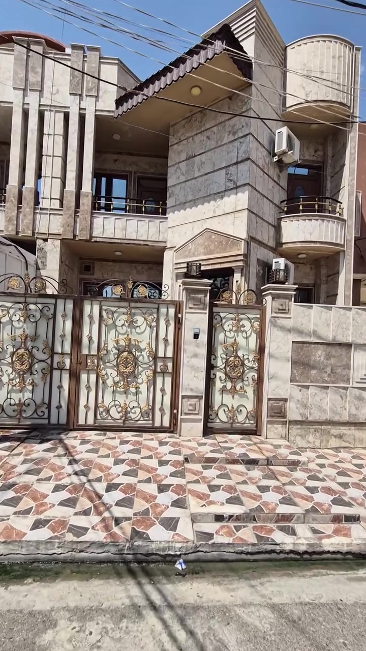 دار سكني للايجار 150 متر طابقين
زانكو مقابل الجامعة الامريكة دقيقتين عن فاملي مول  قرب بارك سميل
الدار جديد ونظيف 100% يحتوي 4 غرف نوم سويت
فول عزل جبس بورد وفول مواصفات يحتوي على مطبخ وسبالت. منطقة راقية و هادئة 
للاستفسار ***********
