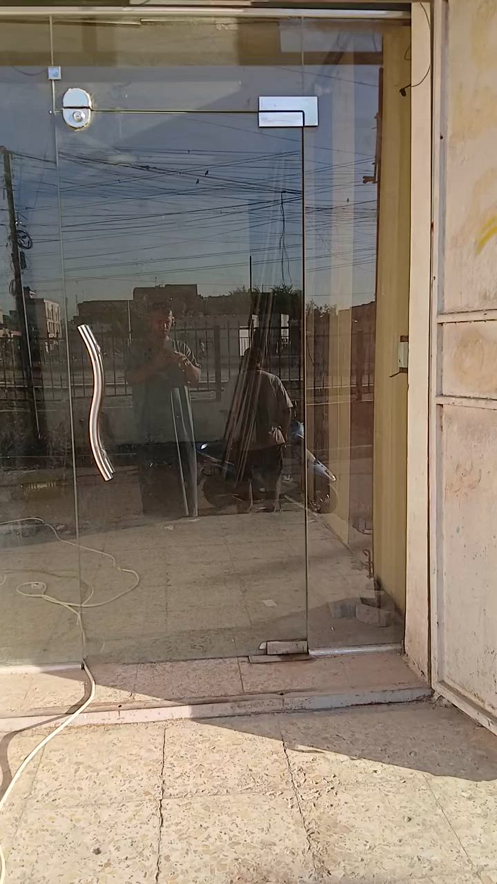 جامخانه للبيع العرض ٢٨٠ ولارتفاع ٢٥٠ المكان بغداد 
***********
