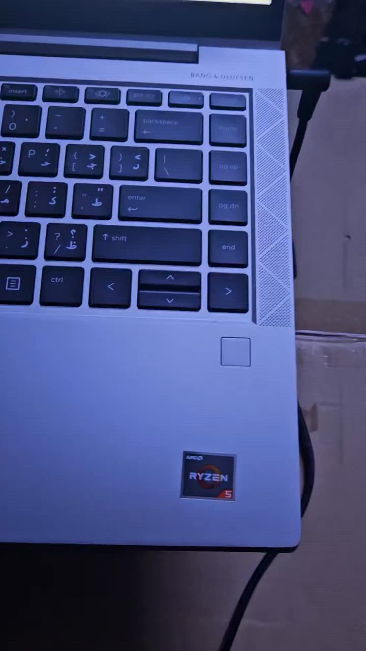 HP EliteBook 845 G7 
المعالج: يأتي بمعالجات AMD Ryzen المخصصة للأعمال، مثل AMD Ryzen 5 PRO 4650U أو Ryzen 7 PRO 4750U.
الذاكرة العشوائية (RAM): سعة 8 جيجابايت DDR4 (قابلة للترقيه 
سعة التخزين: فائقة السرعة SSD من نوع M.2  256
الشاشة: قياس 14 بوصة بدقة Full HD (1920×1080)
المنافذ: يحتوي على منافذ USB-C، ومنافذ USB-A، ومنفذ HDMI، ومنفذ سماعة/ميكروفون 3.5 ملم.
السعر ٢٥٥ الف مع التوصيل


**إذا كنت صاحب هذا الإعلان وتريد حذفه لأي سبب، رجاءا أرسل رسالة إلى الدعم الفني**